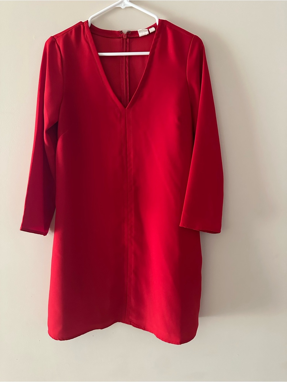Women's Red V-Neck Shift dress